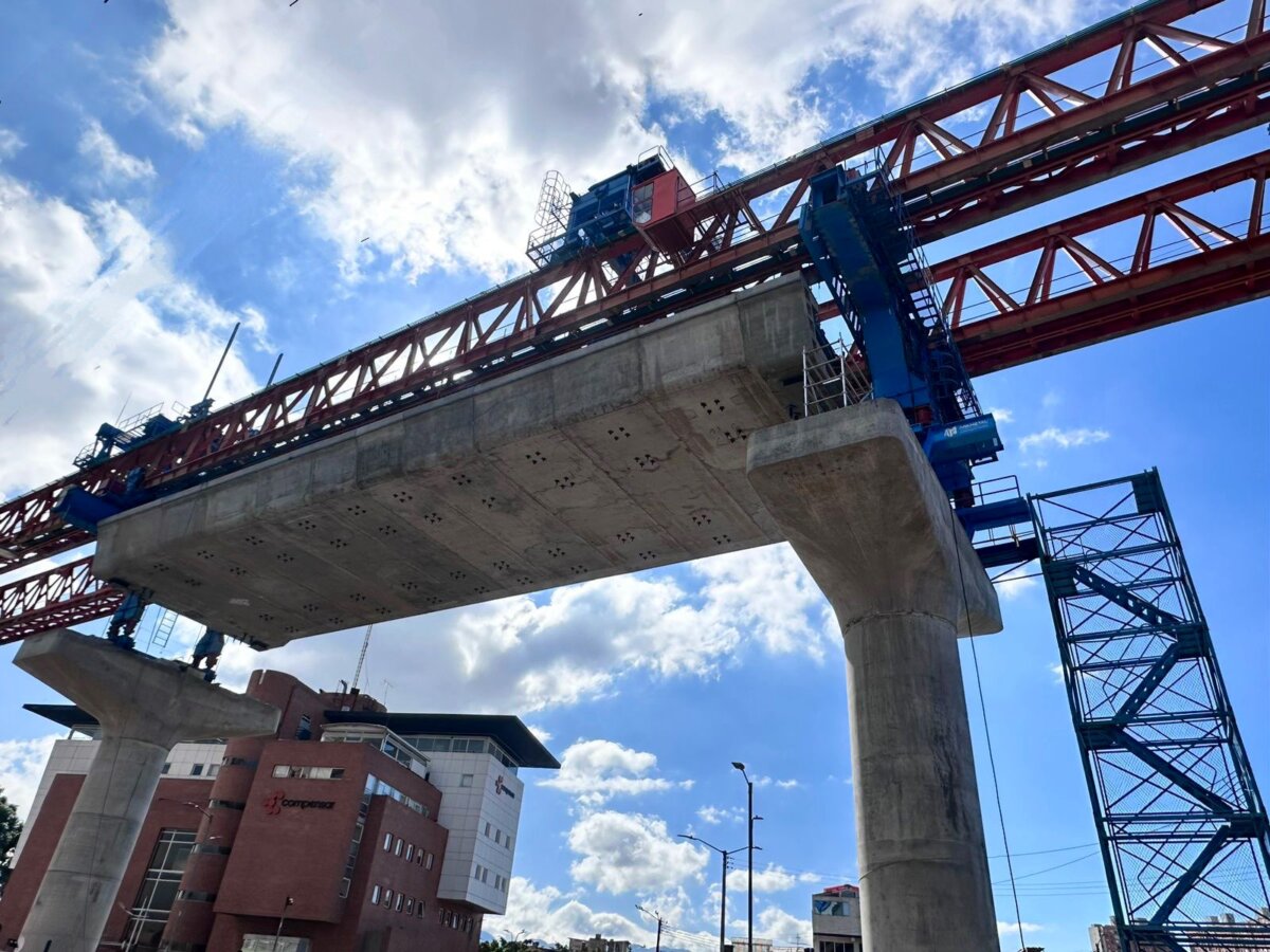 ¡Aproveche! Anuncian 1.000 vacantes para trabajar en obras del Metro de Bogotá 1 ¡Aproveche! Anuncian 1.000 vacantes para trabajar en obras del Metro de Bogotá Le contamos cuáles son la vacantes que abrió la empresa Activos para trabajar en las obras del Metro en Bogotá.