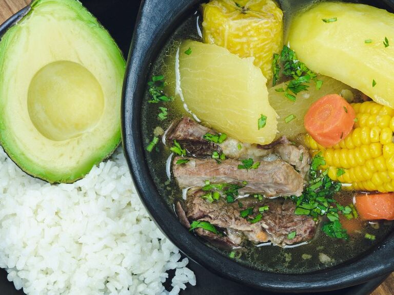 ¿Sin ideas para el almuerzo? Estos son cinco platos típicos fáciles de preparar 1 ¿Sin ideas para el almuerzo? Estos son cinco platos típicos fáciles de preparar Preparar almuerzos diarios puede ser un desafío, especialmente cuando el tiempo es limitado y se busca variedad en el menú.