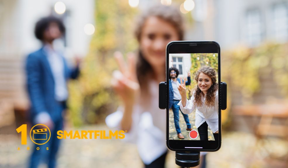 Abren convocatorias para Festival de Cine con Smartfilms: Así puede participar El Festival Internacional de Cine de Cartagena (FICCI) se asocia con SMARTFILMS® para promover el cine hecho con celulares, invitando a profesionales a participar en la convocatoria de su 64ª edición.