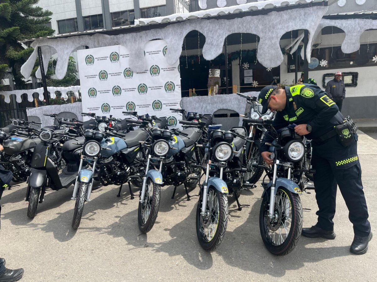 Autoridades recuperan 37 motocicletas robadas en Fontibón 2 Autoridades recuperan 37 motocicletas robadas en Fontibón La Policía Metropolitana recuperó 37 motocicletas y un camión robados, los cuales estaban avaluados en más de $230 millones.