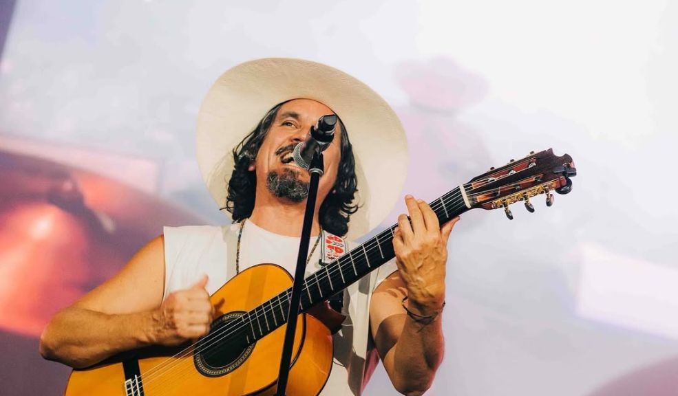 Bacilos volverá a brillar en Colombia: revelan cómo serán sus conciertos en Bogotá y Medellín 7 Bacilos volverá a brillar en Colombia: revelan cómo serán sus conciertos en Bogotá y Medellín En entrevista con Q'HUBO Bogotá, Jorge y André, integrantes de Bacilos, revelaron detalles de sus próximos shows en Bogotá y Medellín. En la capital se tomarán el Movistar Arena.