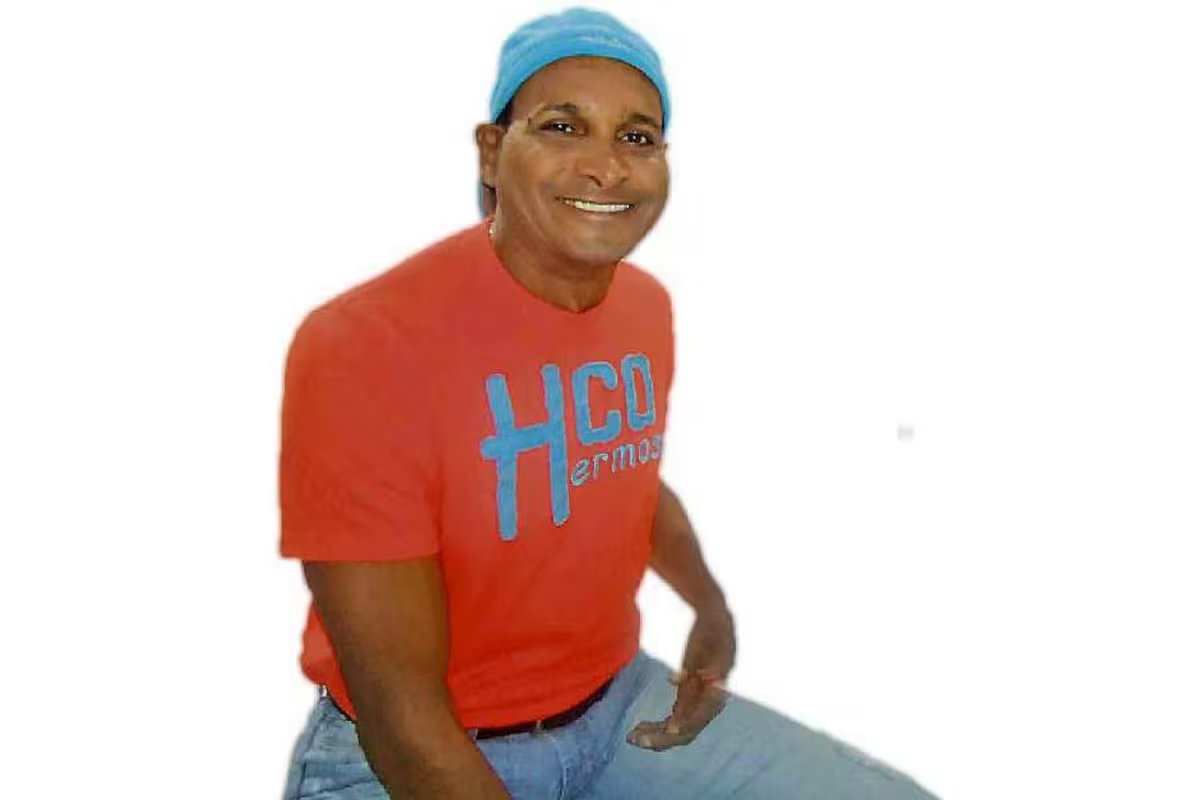 Cantante vallenato Farid Ortiz se desplomó en plena grabación, ¿qué pasó? El cantante vallenato Farid Ortiz fue llevado a una clínica tras desplomarse en medio de una grabación. Esto es lo que se sabe.