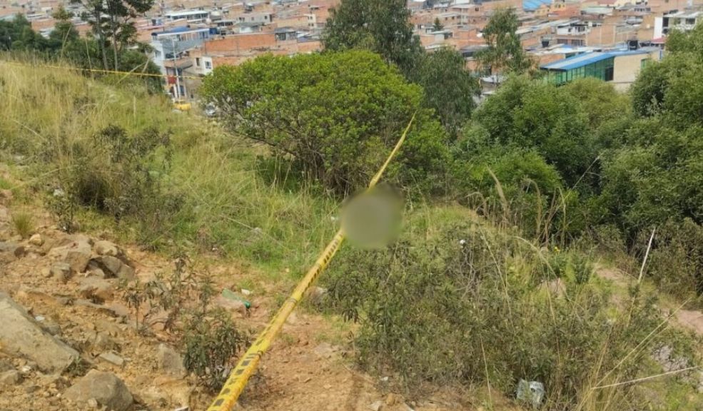 Catalina Leyva habría enviado la foto de un hombre extraño a su novio antes de morir Los padres de Catalina Leyva continúan buscando respuestas sobre el asesino de su hija, quien murió tras asistir a una supuesta entrevista de trabajo.