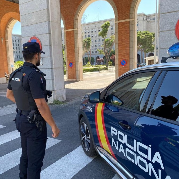 Colombiana fue asesinada por su pareja en España: el agresor confesó el crimen 1 Colombiana fue asesinada por su pareja en España: el agresor confesó el crimen Una mujer de 50 años falleció tras ser agredida por su pareja sentimental, un hombre de 47 años que tenía una orden de alejamiento.