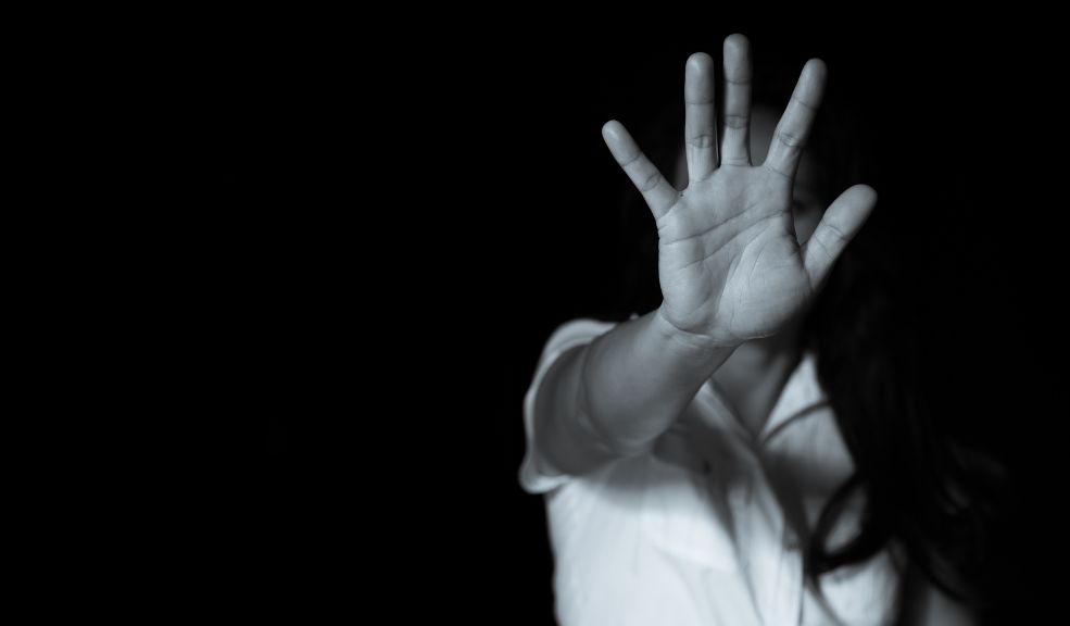 Colombiana fue asesinada por su pareja en España: el agresor confesó el crimen 5 Colombiana fue asesinada por su pareja en España: el agresor confesó el crimen Una mujer de 50 años falleció tras ser agredida por su pareja sentimental, un hombre de 47 años que tenía una orden de alejamiento.