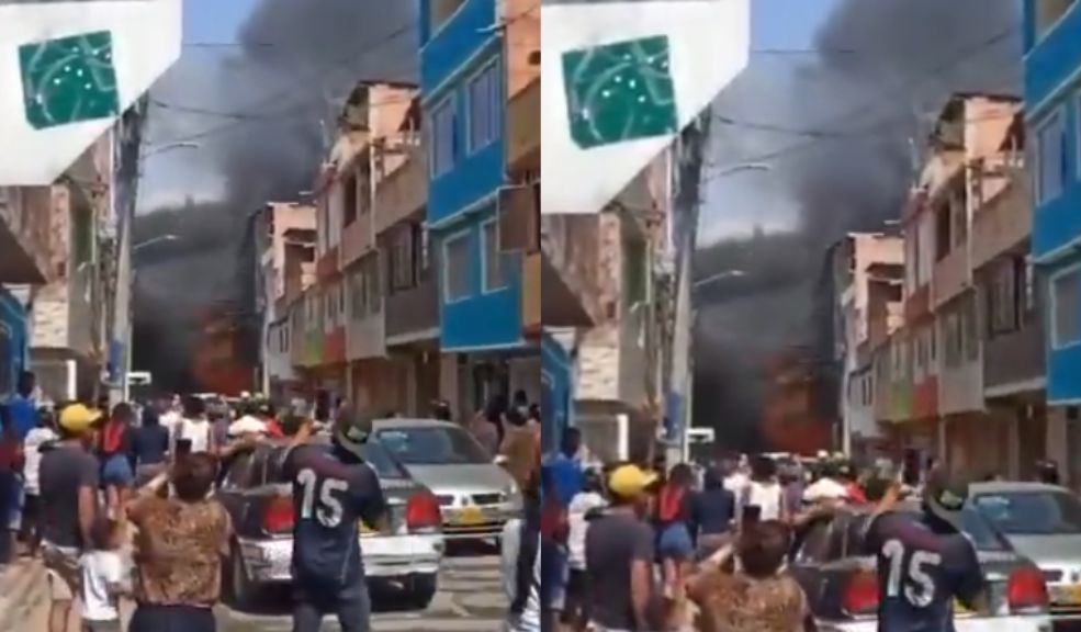 EN VIDEO: Reportan fuerte incendio en Kennedy A esta hora, la emergencia está siendo atendida por los bomberos.