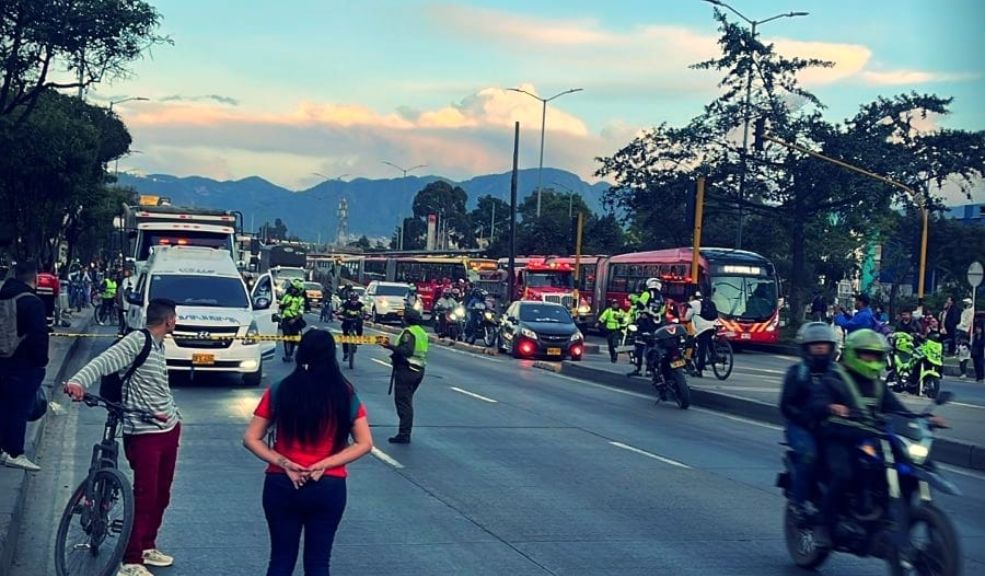 Motociclista murió en accidente con volqueta en la Autopista Sur 1 Motociclista murió en accidente con volqueta en la Autopista Sur Con este accidente, ya son cuatro los motociclistas fallecidos durante este 19 de diciembre.