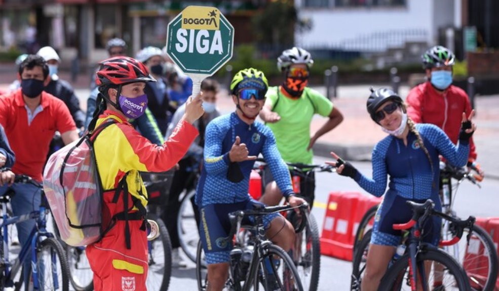Así puede ver 50 años de historia en el imperdible documental sobre la Ciclovía en Bogotá Este documental rememora el origen y el impacto de la Ciclovía, un modelo urbano único que fue concebido hace 50 años y que ha sido replicado en múltiples ciudades alrededor del mundo.