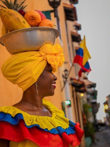 Este es el pronóstico económico para Colombia en 2025 1 Este es el pronóstico económico para Colombia en 2025 Para 2025, se proyecta que la economía colombiana crecerá un 2,6 %, impulsada por una mejora en el consumo interno y la recuperación parcial de sectores estratégicos.