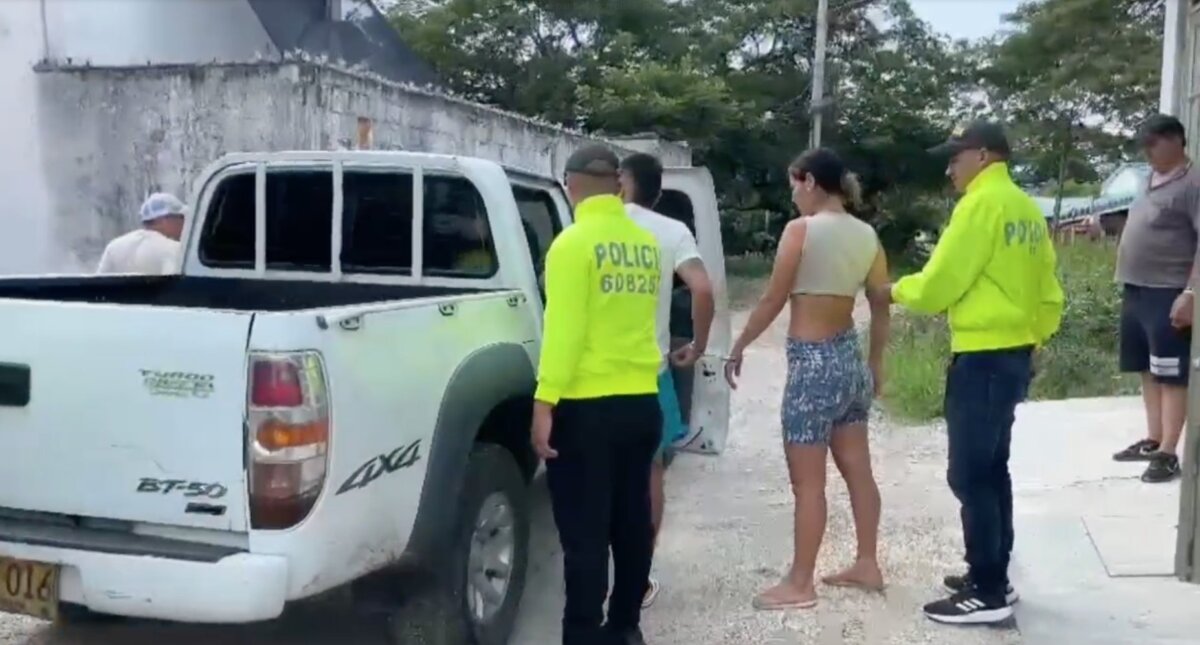 Desarticulan a 'Los Chamos', temida banda delincuencial que traficaba drogas 1 Desarticulan a 'Los Chamos', temida banda delincuencial que traficaba drogas La Policía Cundinamarca, junto con la Fiscalía, desmanteló este grupo delincuencial dedicado al tráfico de estupefacientes en Apulo.