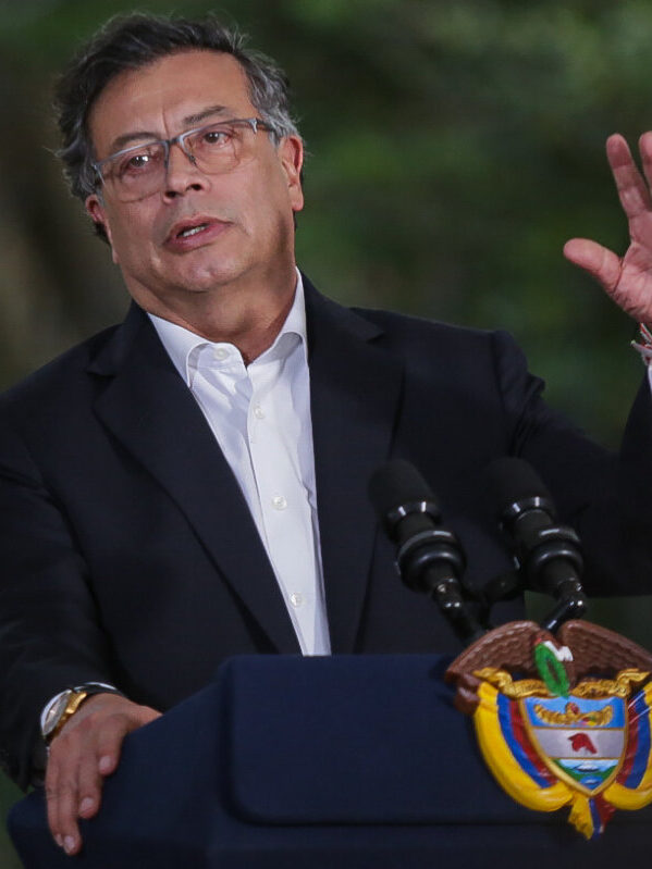 Gobierno Petro rompe relaciones con las comisiones económicas: esta es la razón Con la ruptura de relaciones con las comisiones económicas, Petro aseguró que buscará "otras formas de avanzar".