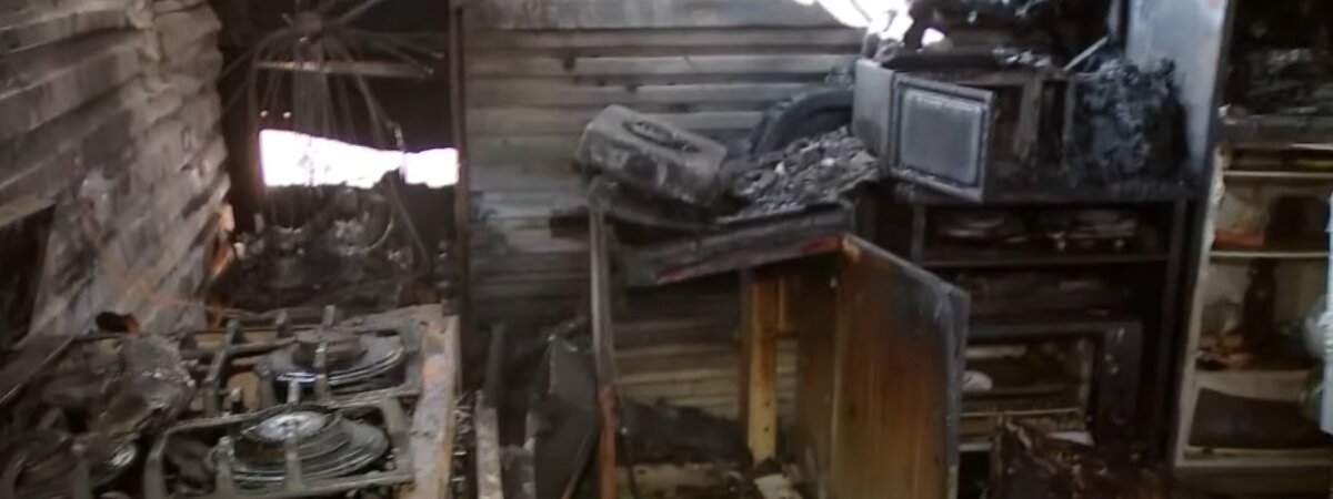 Incendio en Ciudad Bolívar dejó 15 casas afectadas: al menos 24 familias perdieron todo 1 Incendio en Ciudad Bolívar dejó 15 casas afectadas: al menos 24 familias perdieron todo Los residentes perdieron todas sus pertenencia tras el gran incendio que se presentó en la tarde de este 11 de diciembre en Ciudad Bolívar.