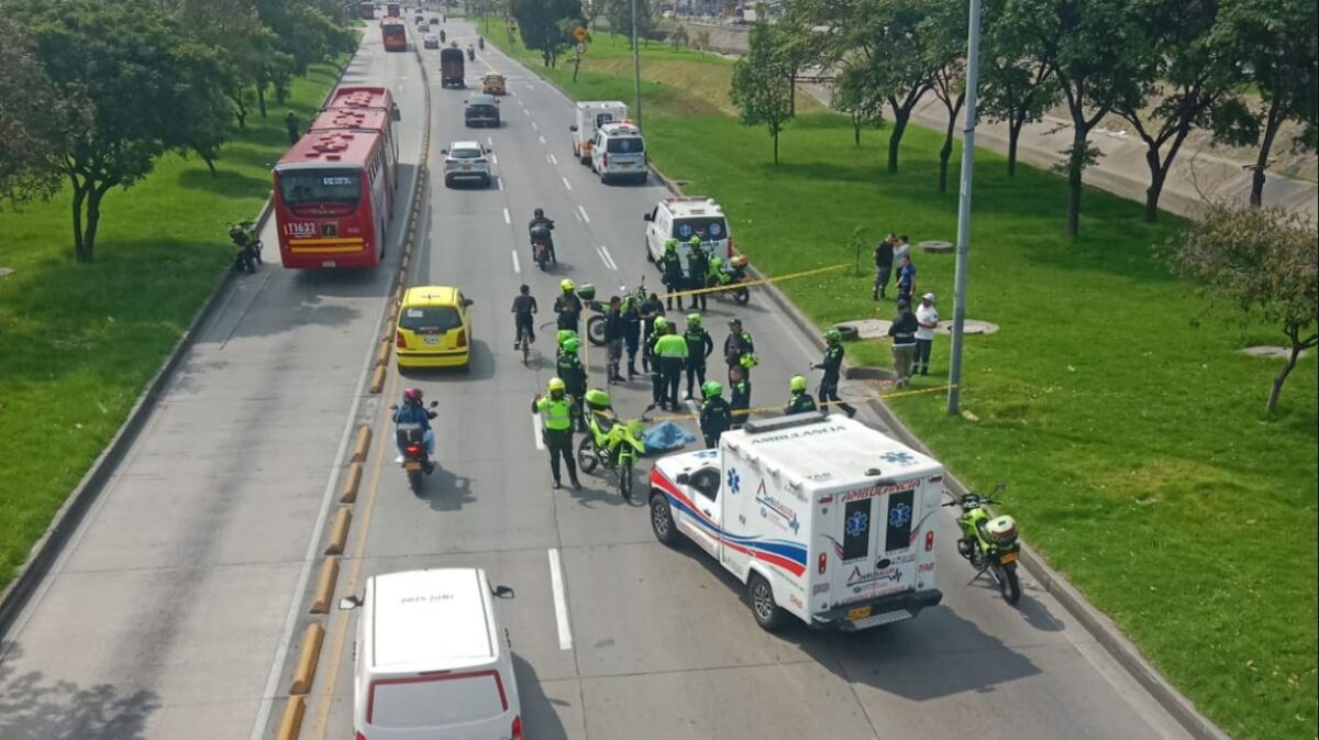 Nuevos detalles sobre el crimen de un presunto ladrón en la avenida NQS 1 Nuevos detalles sobre el crimen de un presunto ladrón en la avenida NQS Así fue el crimen de un hombre que se movilizaba en motocicleta por la avenida NQS. El occiso sería un presunto ladrón.