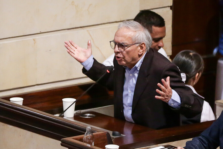 Al exministro de Hacienda, Ricardo Bonilla, le imputarán cargos 1 Al exministro de Hacienda, Ricardo Bonilla, le imputarán cargos Al exministro Ricardo Bonilla lo señalan por actos de corrupción en medio del escándalo de la UNGRD.