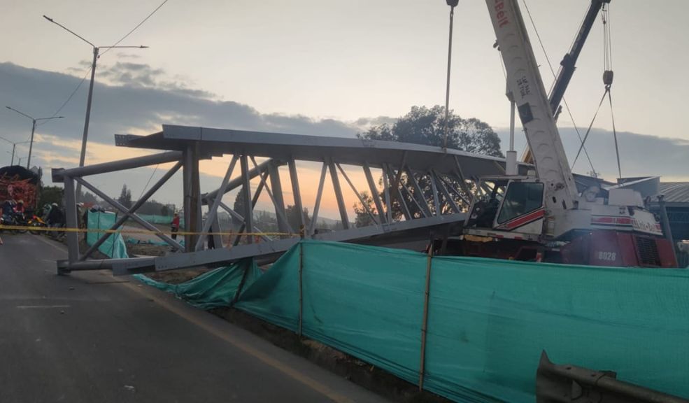 Puente peatonal colapsó en la vía Facatativá- Bogotá Esto dijo la alcaldía de Madrid, Cundinamarca frente al colapso del puente peatonal.