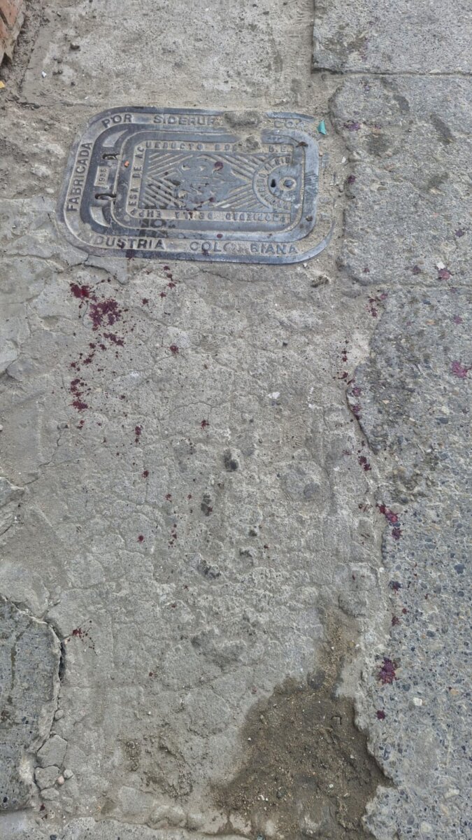 Tiroteo dejó un hombre herido en Soacha 1 Tiroteo dejó un hombre herido en Soacha Dos sujetos que se movilizaban en una motocicleta desataron un tiroteo en plena vía pública del barrio San Mateo.