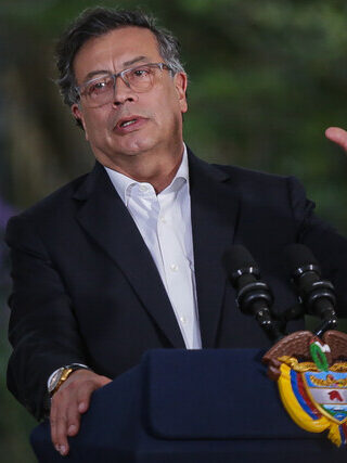 Estos son los nuevos cambios en la reforma tributaria de Gustavo Petro 1 Estos son los nuevos cambios en la reforma tributaria de Gustavo Petro Esta reforma busca garantizar el financiamiento del Presupuesto General de la Nación para 2025, que asciende a $523 billones.
