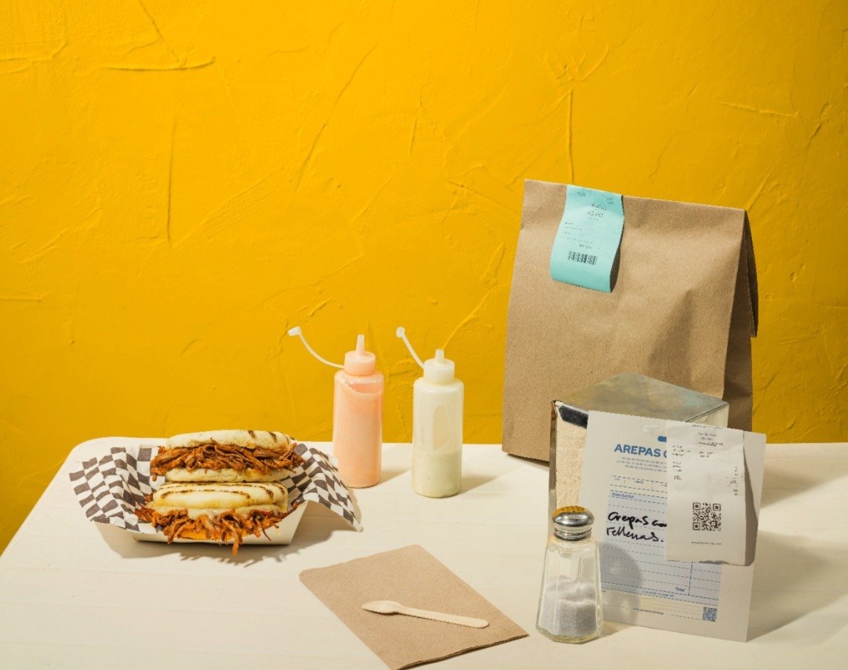 Los restaurantes de barrio conquistan los domicilios: la sazón local lidera pedidos en 2024 Los pequeños restaurantes locales en Colombia están ganando terreno en el mercado de domicilios, consolidándose como protagonistas de la economía gastronómica del país.