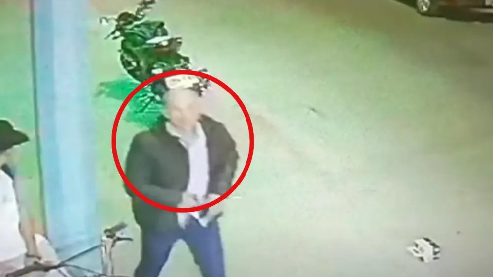 Hombre borracho le habría disparado a mujer por no venderle más cerveza 1 Hombre borracho le habría disparado a mujer por no venderle más cerveza Ante la negativa de la dueña del establecimiento de venderle más licor, un hombre le disparó en varias ocasiones.