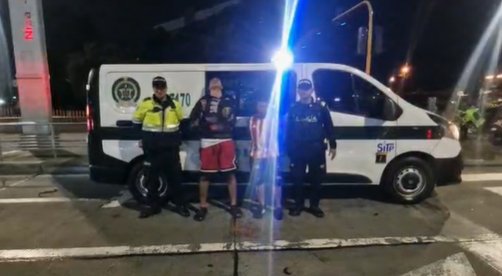 Cayó alias ‘Pecho Paloma’: acusado de homicidio y porte ilegal de armas 1 Cayó alias ‘Pecho Paloma’: acusado de homicidio y porte ilegal de armas El capturado tiene un historial delictivo que incluye ocho anotaciones judiciales, cinco de ellas por homicidio, y se encontraba bajo detención domiciliaria.