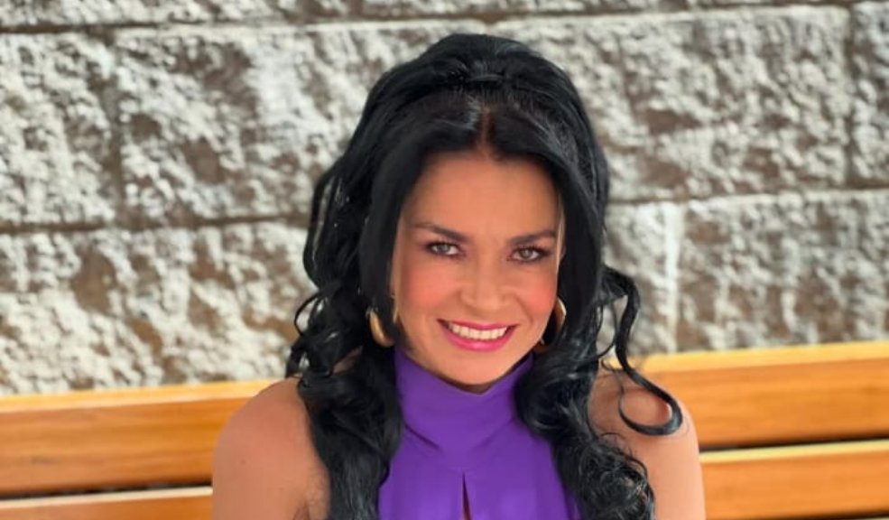 La comediante Susy López contó que fue victima abuso sexual desde los tres años 1 La comediante Susy López contó que fue victima abuso sexual desde los tres años La actriz y comediante de Sábados Felices, Susy López, sorprendió al país al revelar que fue víctima de múltiples abusos sexuales desde los 3 años de edad, una realidad que ocultó durante más de una década.