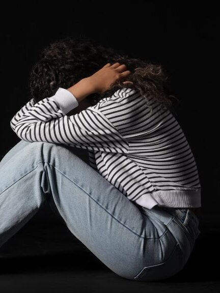 ¿Cómo actuar frente a un ataque de pánico? Siendo episodios que puede ocurrir en cualquier momento, es necesario saber cómo reaccionar en un ataque propio o de una persona cercana.