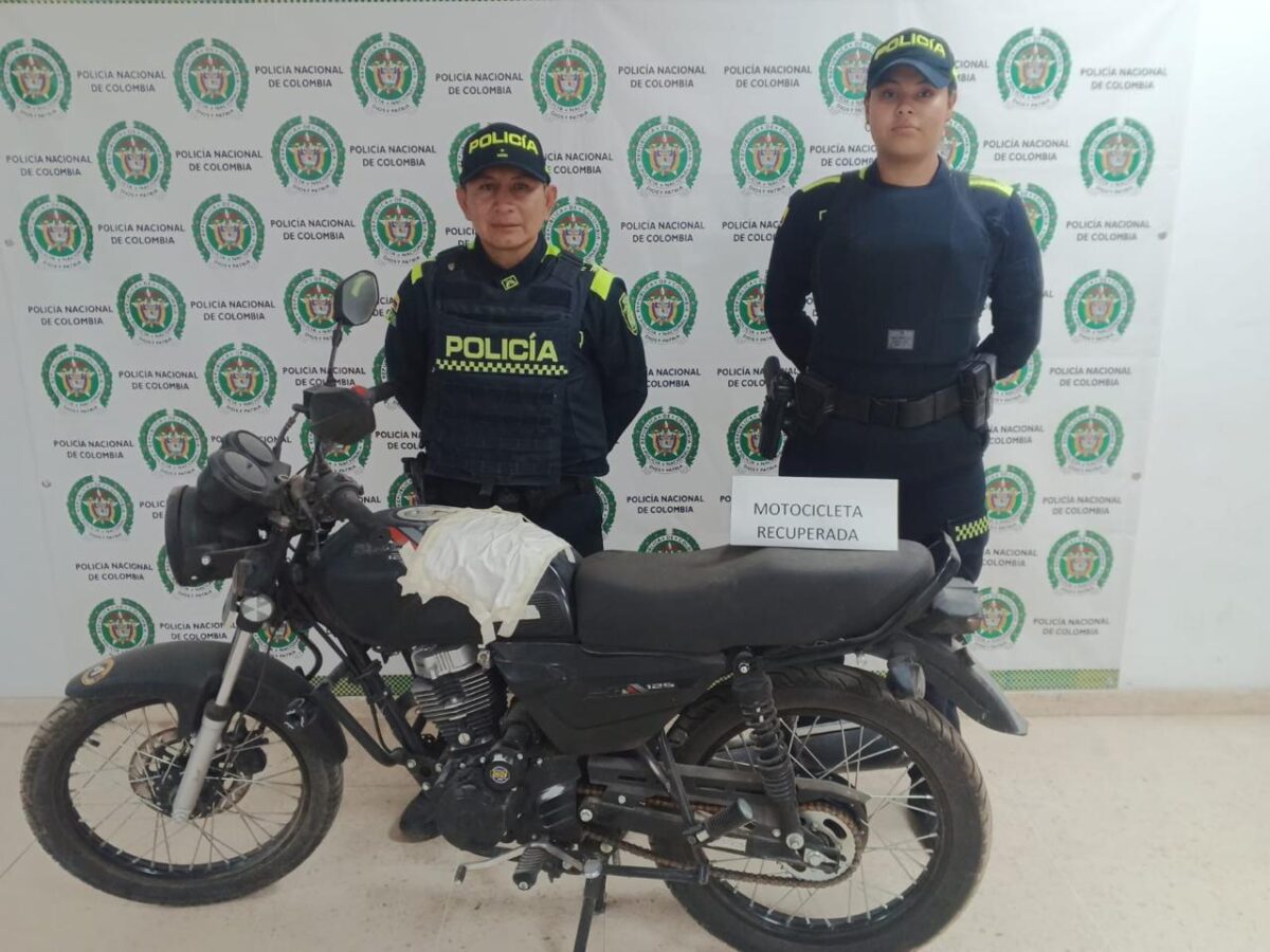 Autoridades recuperan automóviles robados en Soacha La Policía Metropolitana de Soacha recuperó tres vehículos que habían sido reportados como hurtados en el mes de diciembre en diferentes municipios.