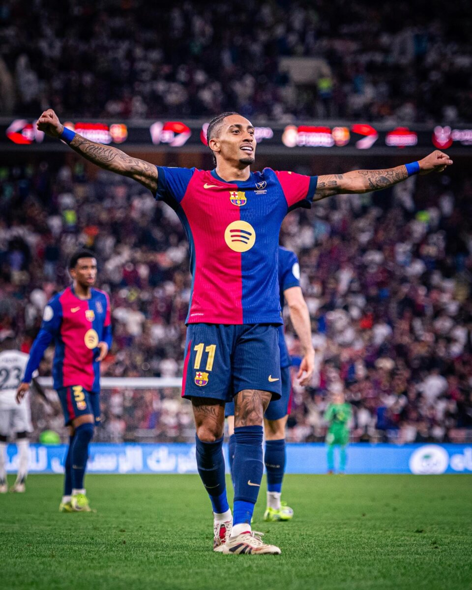 Barcelona arrolló al Real Madrid y es supercampeón 1 Barcelona arrolló al Real Madrid y es supercampeón El Barcelona se proclamó este domingo campeón de la Supercopa de España, tras remontar y golear al Real Madrid (5-2) en la final disputada en Yeda (Arabia Saudita).