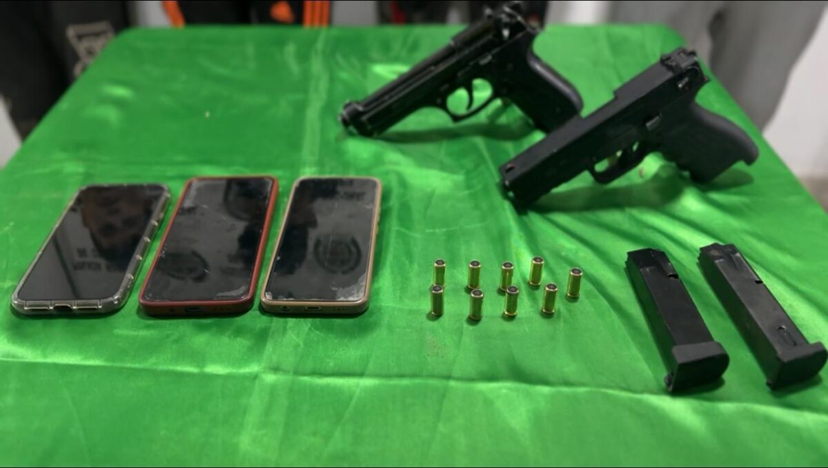 Capturan a 4 delincuentes que habían robado el carro de una familia en Soacha 1 Capturan a 4 delincuentes que habían robado el carro de una familia en Soacha Según las autoridades, los delincuentes capturados venían cometiendo hurtos en el sector de Canoas (Soacha).