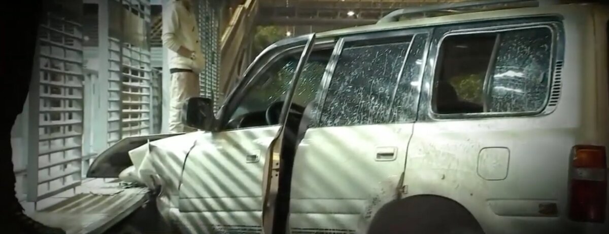 Conductor huyó después de estrellar su camioneta contra estación de TransMilenio al sur de Bogotá 1 Conductor huyó después de estrellar su camioneta contra estación de TransMilenio al sur de Bogotá El accidente terminó interrumpiendo el servicio por una hora. Afortunadamente, no hubo heridos y las autoridades ya investigan el responsable.