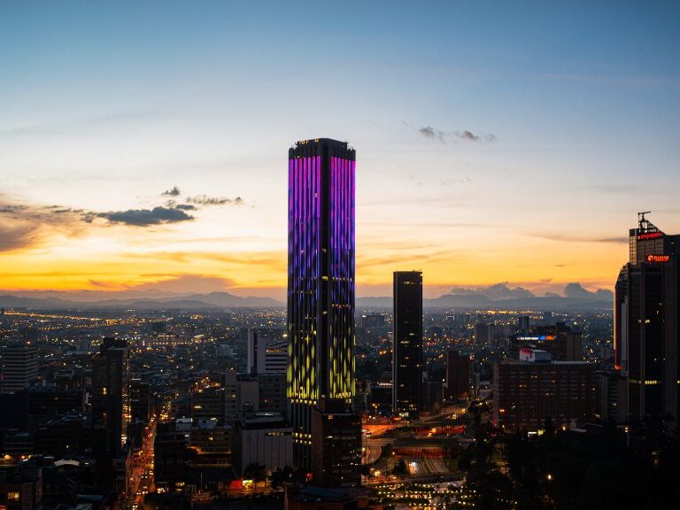 IDEAM alerta fuertes heladas para este fin de semana El Ideam emitió una alerta para Bogotá y 145 municipios del país por la presencia de fuertes heladas este fin de semana.