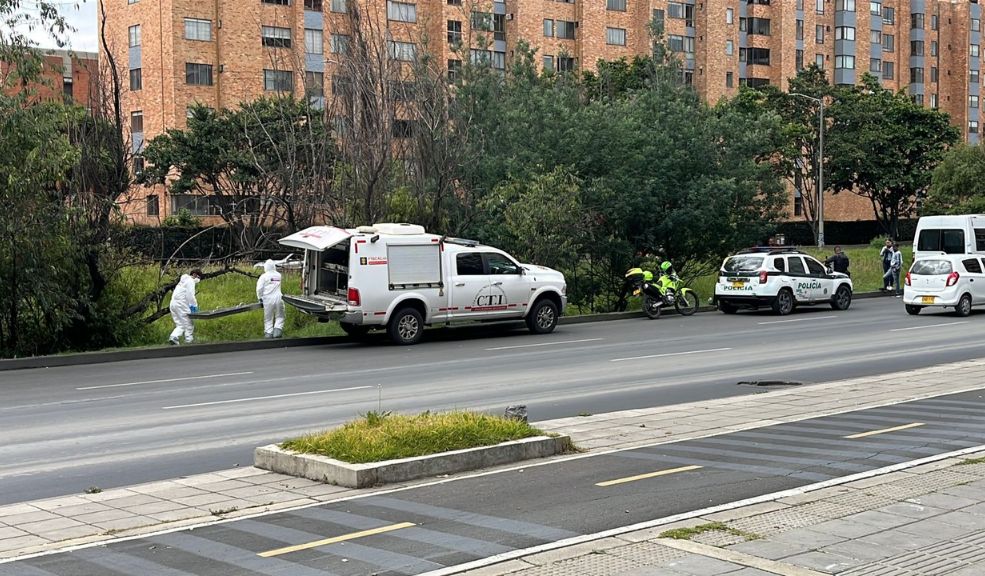 Se conocen detalles del cuerpo hallado en Suba El cuerpo de un hombre en condición de calle permaneció por varias horas en un caño del sector de Niza 9, en la localidad de Suba. Su fiel amigo, quien lo acompañó en vida, aguardaba a su lado, con la inocencia que este retornara de la muerte y volvieran a caminar juntos.