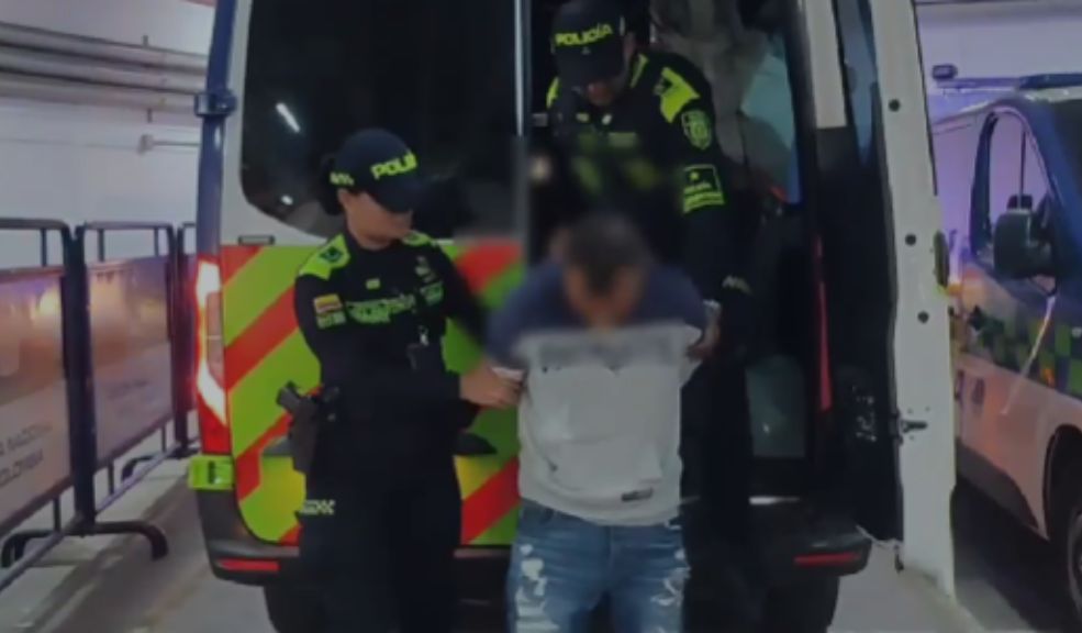 Capturan a hombre que robaba a extranjeros en La Candelaria El capturado se movilizaba junto a un cómplice en una motocicleta de alto cilindraje.