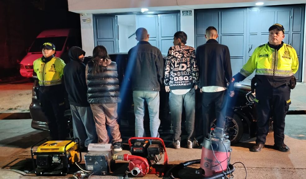 Capturan a 5 personas por hurto en La Calera 3 Capturan a 5 personas por hurto en La Calera El robo se registró en el Centro de Entrenamiento de Bomberos de La Calera.