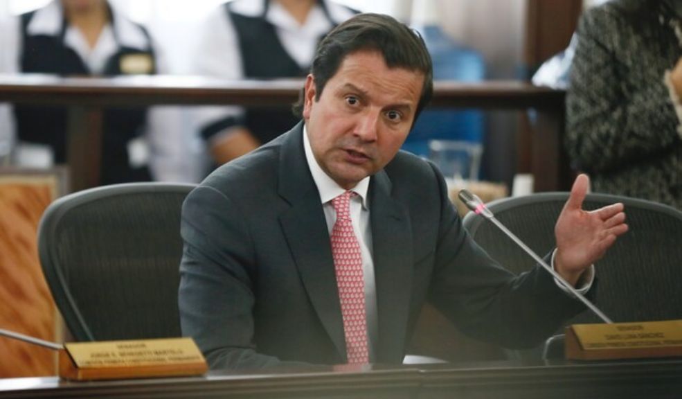David Luna renunció al Senado para llegar a la Presidencia 2 David Luna renunció al Senado para llegar a la Presidencia El senador David Luna presentó hoy carta de renuncia al Congreso y al partido Cambio Radical para postularse como candidato presidencial, de cara a las elecciones de 2026.