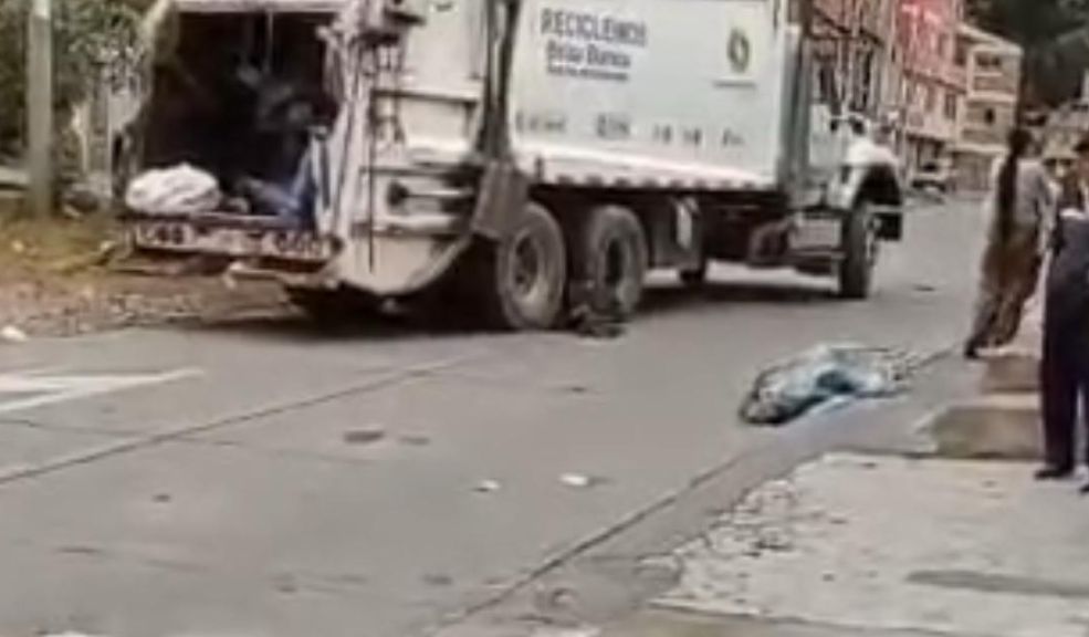 Muere una persona al ser arrollada por un camión recolector de basura en Usme A esta hora se adelantan las labores de criminalística en el punto.