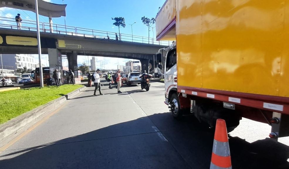 Rutas de TransMilenio afectadas por manifestaciones en la Universidad Nacional Manifestaciones afectan la movilidad en la calle 26 y la NQS.