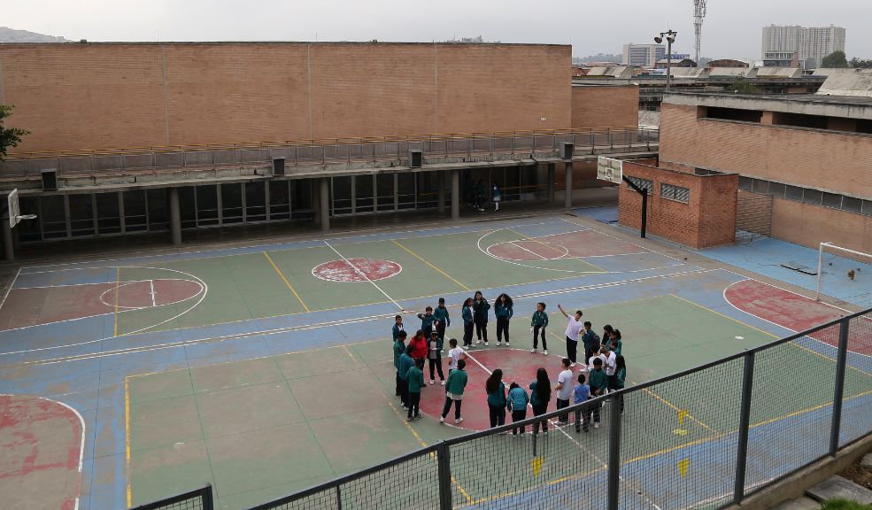 Escalofriante: encuentran feto humano en un colegio de Bogotá La Secretaría de Educación confirmó que en el baño de un colegio distrital fue hallado el feto de un humano.