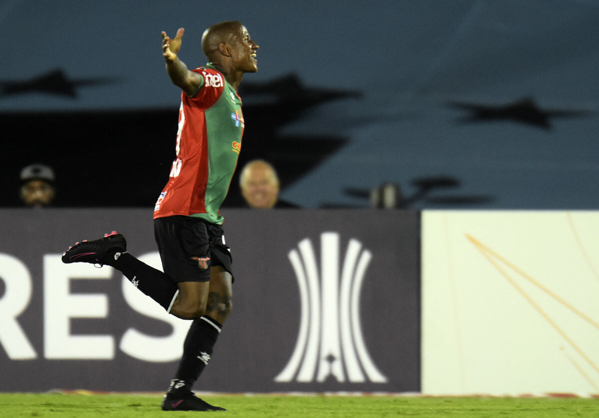 El futbolista uruguayo Mathías Acuña fue encontrado sin vida en un hotel de Ecuador 1 El futbolista uruguayo Mathías Acuña fue encontrado sin vida en un hotel de Ecuador Mathias Acuña regresó a Ecuador el pasado viernes para reintegrarse al plantel ambateño, al cual se vinculó a mediados del año 2024.