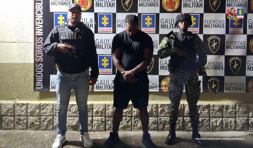 Envían a la cárcel a canadiense que habría secuestrado y torturado a una empleada en un apartamento de Medellín Raymond Arthur JR Cornish fue acusado de secuestrar y torturar a una mujer de 42 años quien realizaba labores de servicio general.