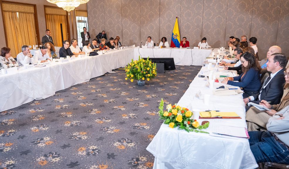 Gobierno presenta plan de austeridad con recortes de presupuesto, ¿de qué se trata? 4 Gobierno presenta plan de austeridad con recortes de presupuesto, ¿de qué se trata? El Gobierno de Colombia presentó un plan de austeridad para 2025, buscando reducir el gasto en contratos de prestación de servicios en el sector público, con un recorte estimado de hasta 300 contratos en entidades como Prosperidad Social.