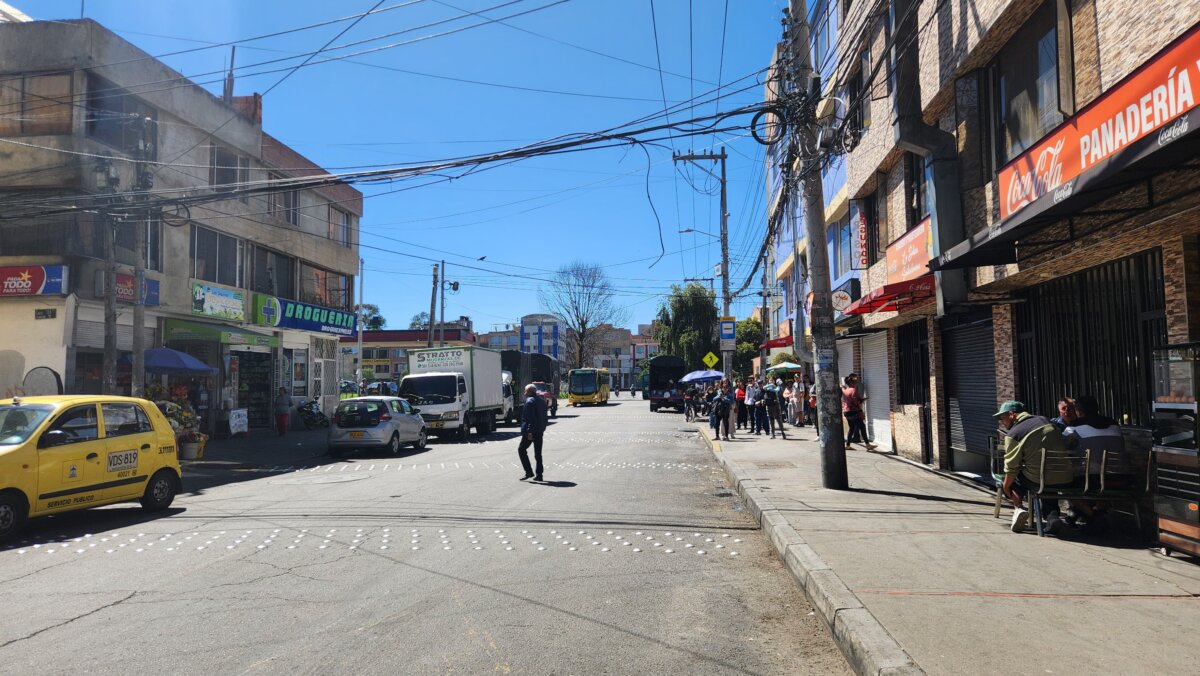 Hombre murió tras ser agredido en un restaurante de Usaquén 1 Hombre murió tras ser agredido en un restaurante de Usaquén Mientras un hombre se encontraba dentro de un restaurante en Usaquén, un sujeto armado atentó contra su integridad y lo asesinó.