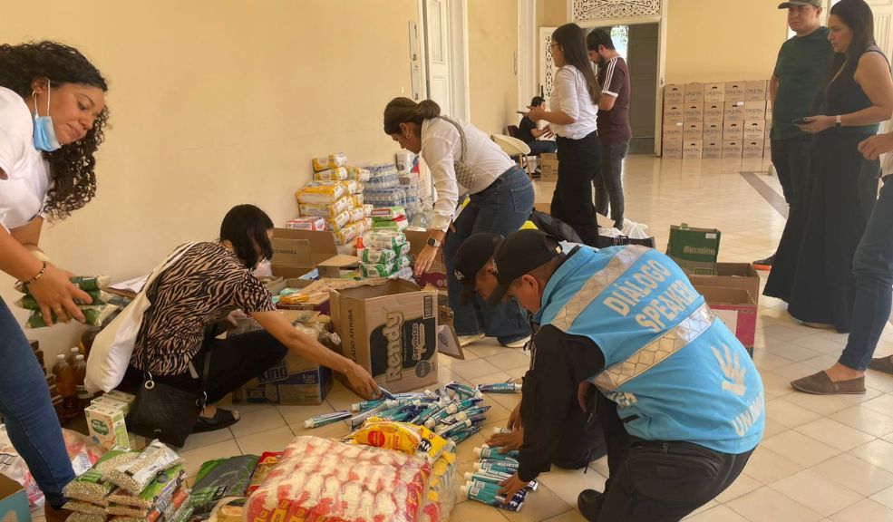 ICBF, Undmo y Alcaldía de Cúcuta entregan alimentos a víctimas de la violencia en el Catatumbo Se entregaron alimentos a 1.000 familias víctimas de la violencia en el Catatumbo, priorizando a niños y personas mayores.