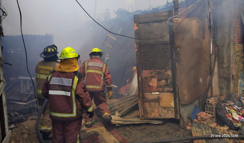 Incendio en Soacha dejó 4 casas afectadas Las autoridades ya lograron controlar la gran conflagración que por el momento solo deja daños estructurales en el municipio de Soacha.