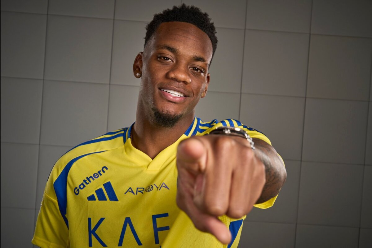 EN VIDEO: Al Nassr hace oficial la llegada de Jhon Durán. Este es el sueldazo que ganará Con la camiseta número 9 en su espalda, Jhon Durán fue presentado en el a Al Nassr de Arabia. Le contamos cuánto pagaron por él y el sueldazo que recibirá.