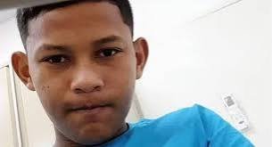Joven arquero murió tras tapar un penalti con el pecho 1 Joven arquero murió tras tapar un penalti con el pecho Edson Lopes Gama era un joven arquero de 16 años, reconocido por su dedicación y pasión por el fútbol