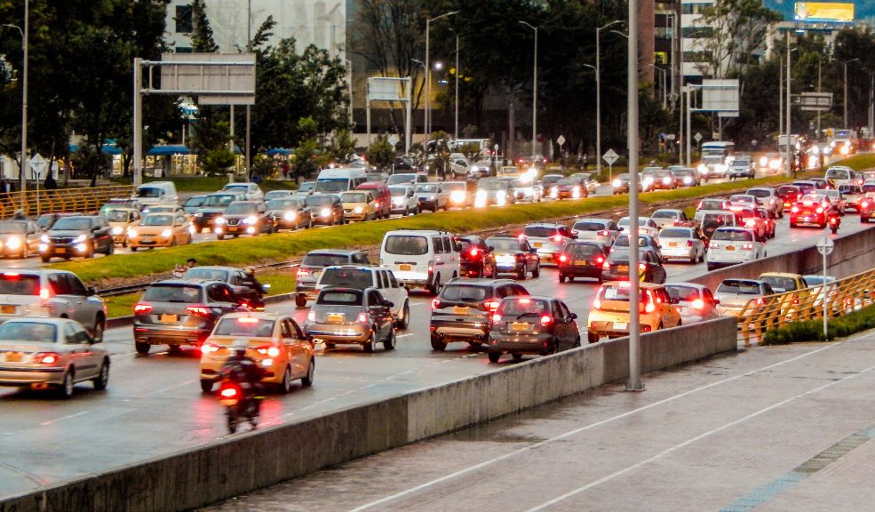 Los cierres viales y planes de retorno para este puente de Reyes en Bogotá 1 Los cierres viales y planes de retorno para este puente de Reyes en Bogotá Durante el puente de Reyes 2025, que tendrá lugar del 4 al 6 de enero en Bogotá, se implementarán varias medidas para garantizar una movilidad ordenada en la ciudad.