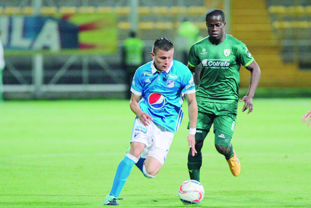 Christian Huérfano, quien jugó con Millonarios, vive un renacer, está en gran nivel y busca equipo profesional El exjugador de Millonarios, Christian Huérfano, habló su salida del club. Viene de ser campeón del Hexagonal del Olaya, donde fue figura, y busca volver al profesionalismo.