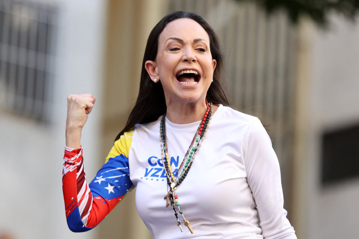 Delcy Rodríguez es la presidenta encargada de Venezuela: descartan a María Corina Machado Delcy Rodríguez asumió la presidencia de Venezuela con el respaldo de la Fuerza Armada Nacional Bolivariana y del Tribunal Supremo de Justicia, que aseguró que la decisión busca garantizar la “continuidad del Estado”. Este movimiento deja por fuera a la líder opositora María Corina Machado, a quien a su vez Washington ha calificado como una figura “fantástica”, aunque sin capacidad real para asumir el poder en el corto plazo.