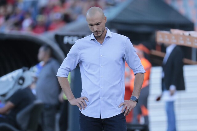 Millonarios tiene nuevo técnico: David González Millonarios hizo oficial la llegada de David González. El estratega antioqueño tomará el lugar de Alberto Gamero, quien renunció y se fue el pasado 31 de diciembre.